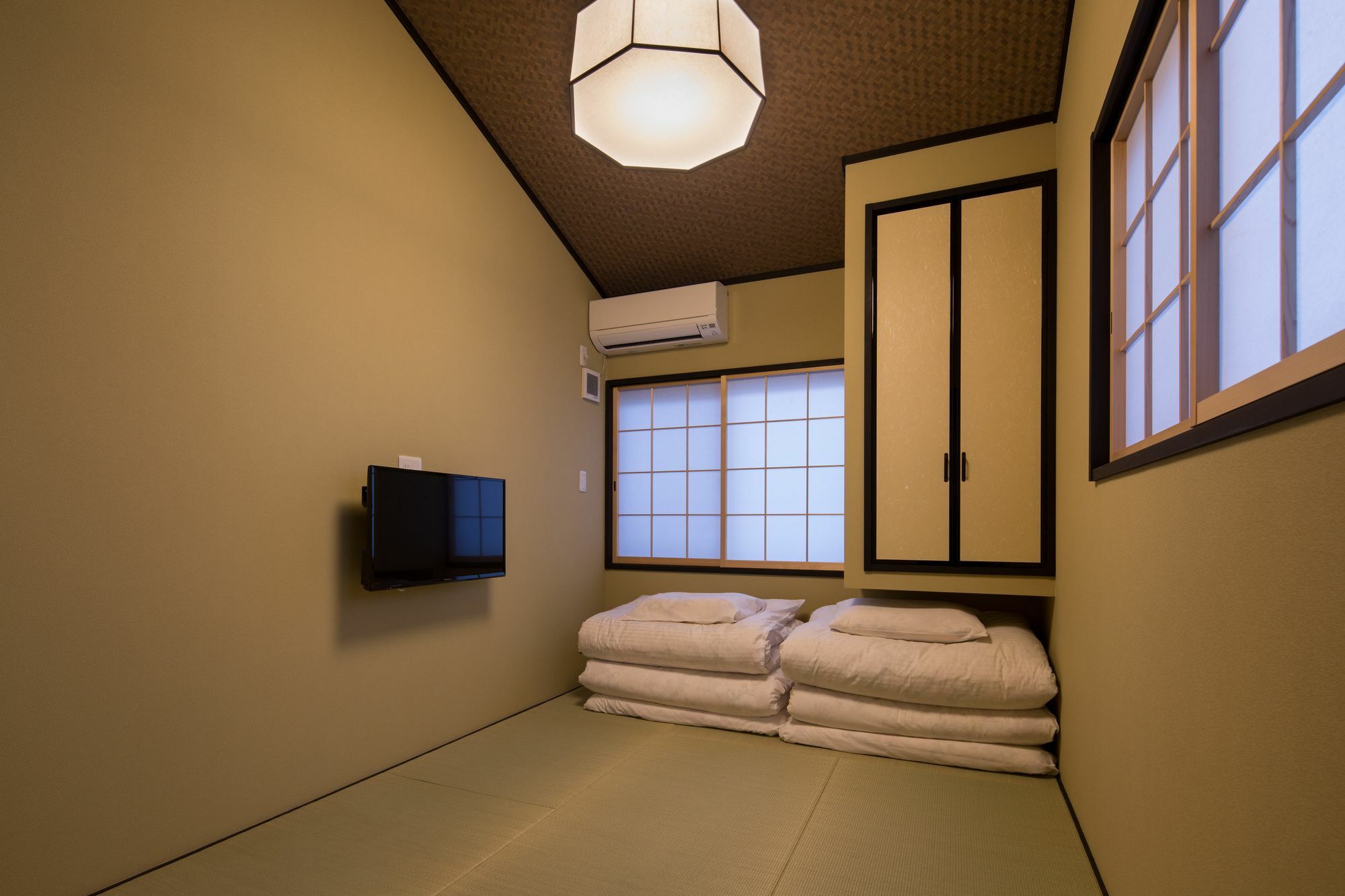 Tsumugi Takakura Tsudurayacho * Kyoto